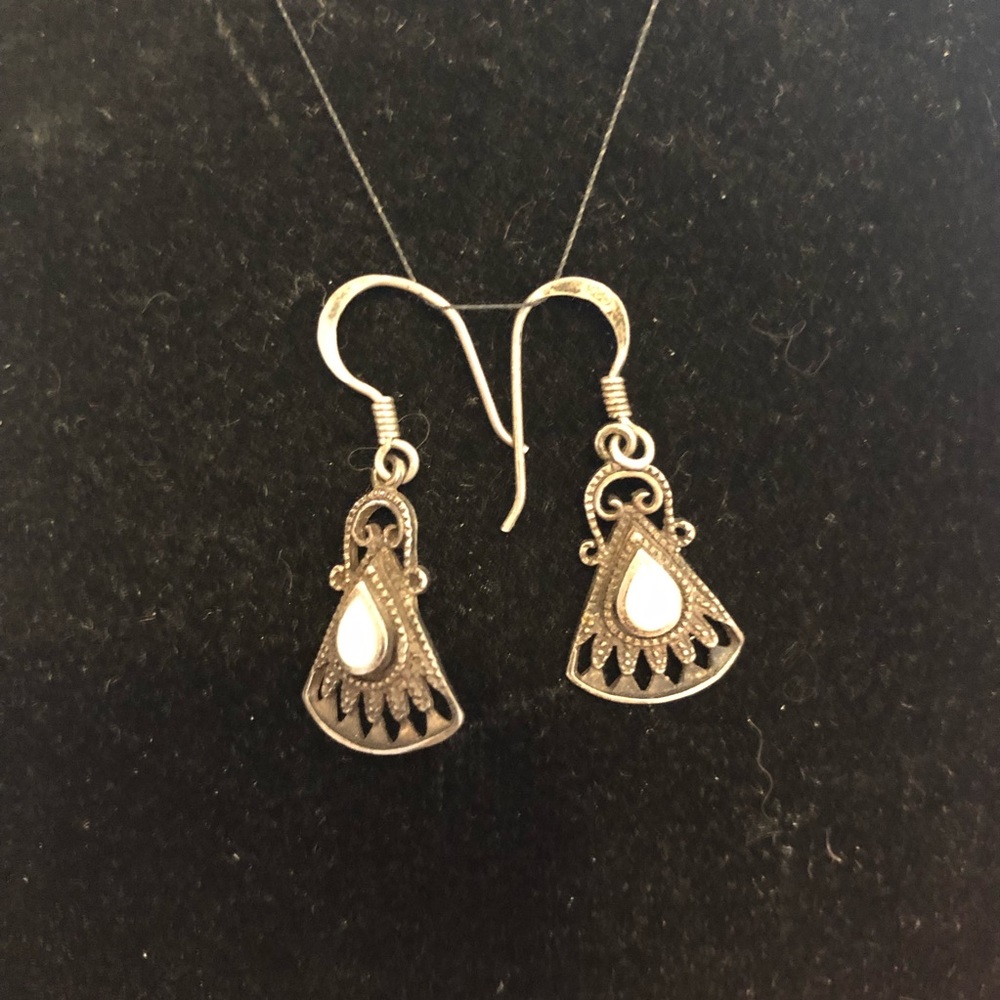 Antique-style drop earrings